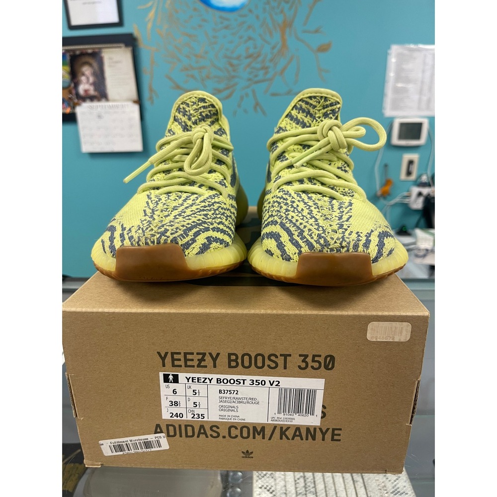 Adidas Yeezy Boost 350 V2 Semi Frozen Yellow B37572 Mens Size 6 Low Top Sneakers